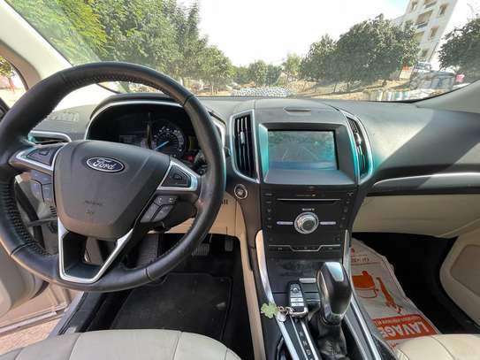 Ford Edge titanium année 2018, 4 cylindre image 10