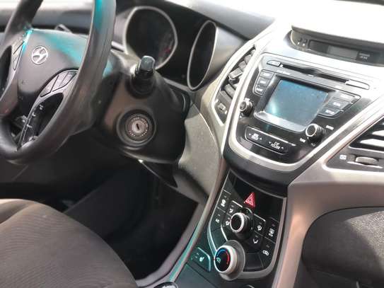 Huyndai Elantra image 5