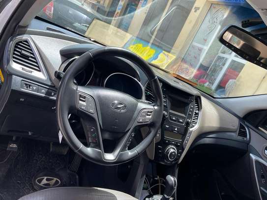 HYUNDAI SANTAFE image 3