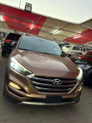 Hyundai Tucson limited image 1