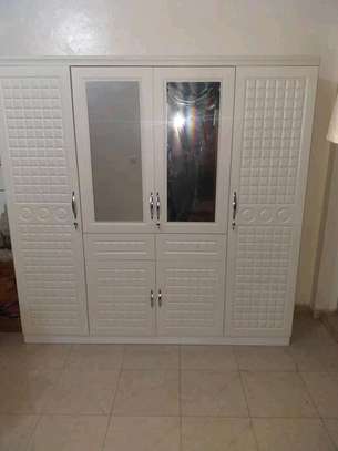 Armoire marron et blanc image 7