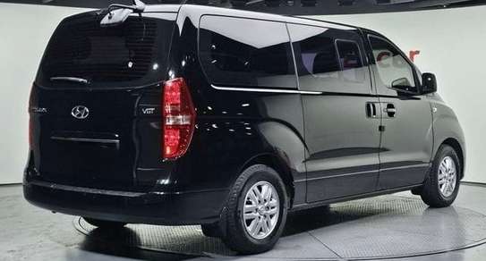Huyndai Starex 12 pls VIP black image 3