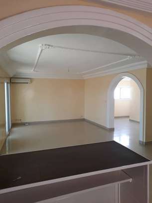 Appartement F4 avec terrasse image 1