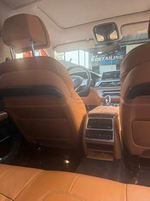 BMW série7 Année 2021 Grand écran tactile avec CarPlay image 5