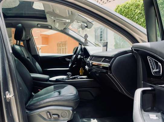 AUDI Q7 2018 image 6