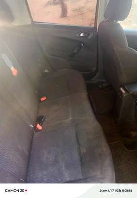 Peugeot 208 image 8