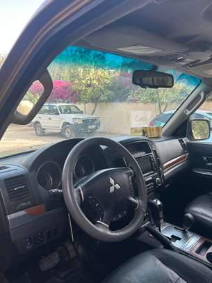 Mitsubishi PAJERO 2012 3.2 DID image 3