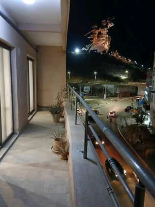 Appartement aux mamelles avec une terrasse privée de 90 m2 image 2