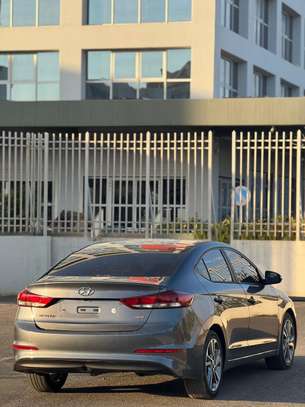 *Hyundai_Avante_GDI* Année 2017 image 4