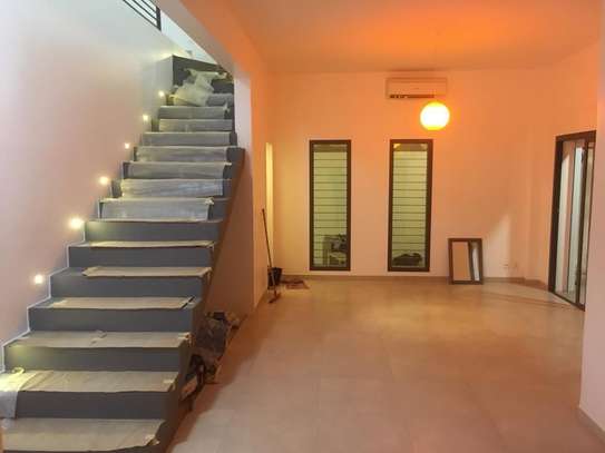 Maison R+1  à louer aux Mamelles image 1