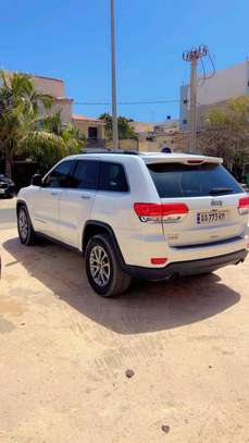 Jeep Grand Cherokee image 6