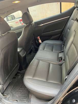 Hyundai Elantra 2019 image 3