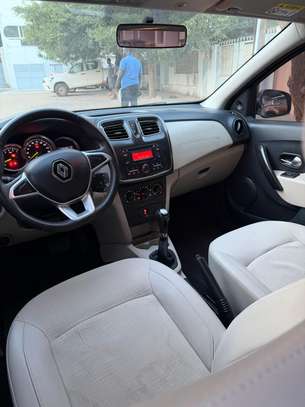 Renault symbol 2019 image 3