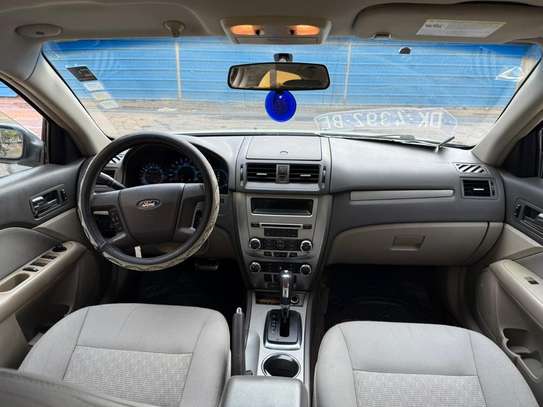 FORD FUSION image 7