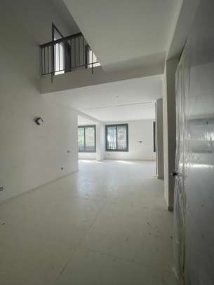 Immeuble R+6 à louer aux Almadies image 2