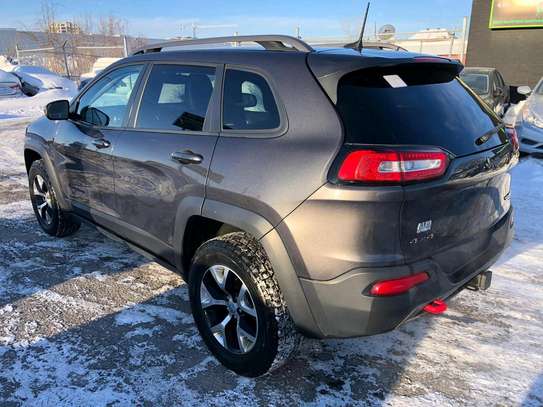 Jeep Cherokee trailhawk image 10
