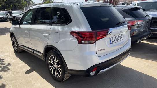 Mitsubishi Outlander sport image 5