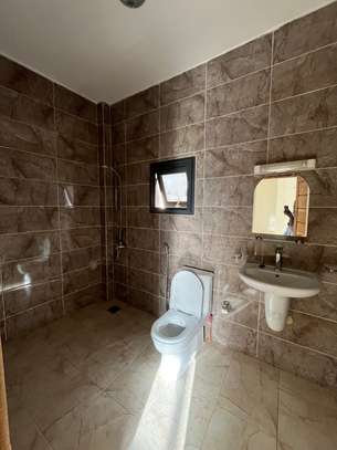 Appartement F4 à louer cité Mbackiyoufaye image 4