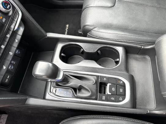 Hyundai Santa Fe Luxury image 12