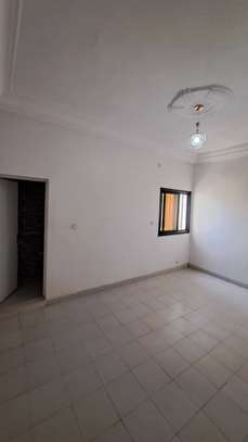 APPARTEMENT 2 CHAMBRES A LOUER A KEUR MASSAR DIAXAAY 2 image 4