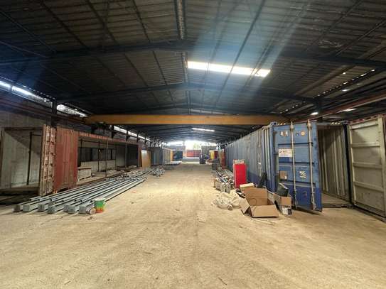 HANGAR A LOUER  1500m2 image 2