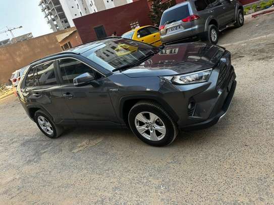 RAV 4 image 5