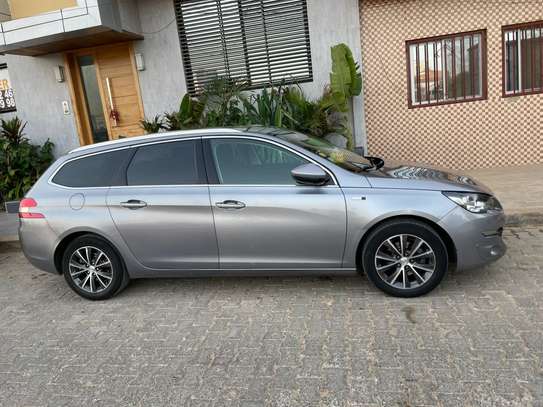 Peugeot 308 break image 2
