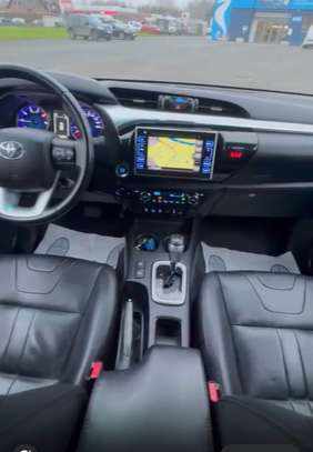 Toyota Hilux 2017 Automatique Diesel image 5