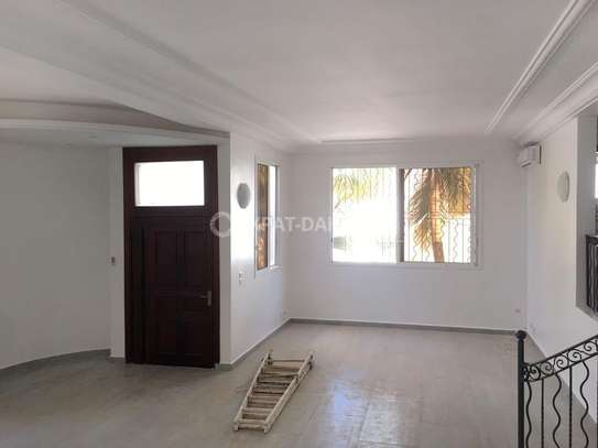 Magnifique maison avec jardin a louer aux Almadies image 8