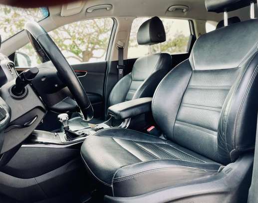 KIA SORENTO image 2