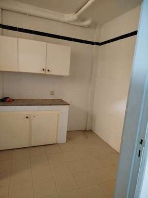 APPARTEMENT F4 A LOUER A NGOR EN FACE DU STADE image 1