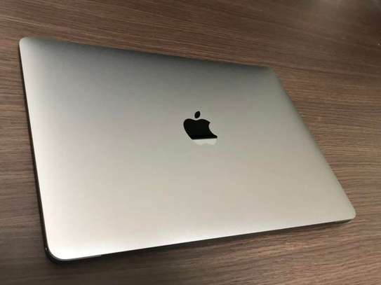 MacBook Air 13" Touch ID image 5