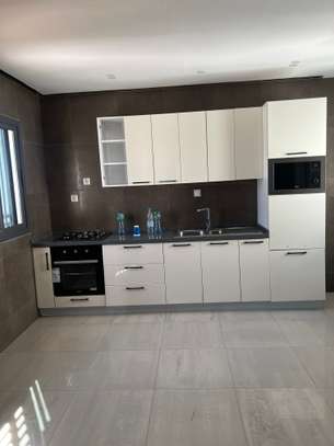 Appartement F3 vide à louer aux Mamelles, cité Mbakiyou Faye image 7