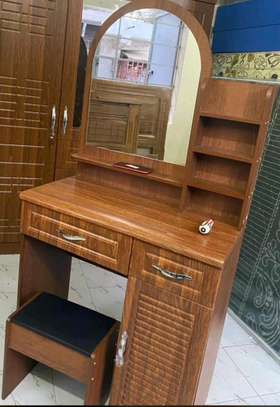 Armoire marron et blanc image 10