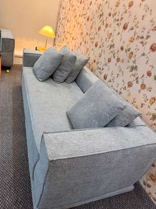 Canapé hyper confortable 3 places. image 6