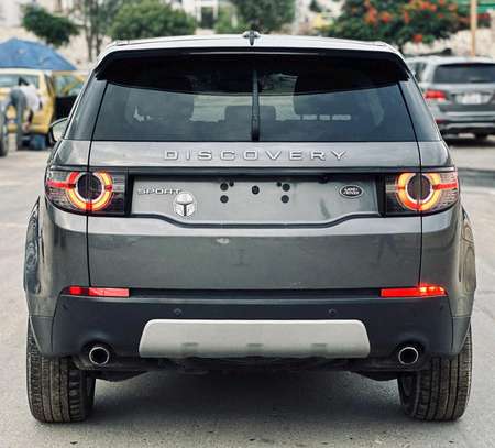 2016 Range Rover Discovery Sport image 9