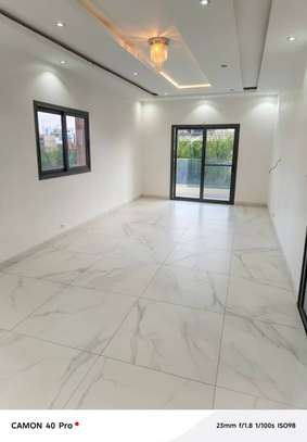 APPARTEMENT AUX MAMELLES image 3