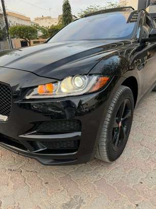 Jaguar f pace 2018 image 4