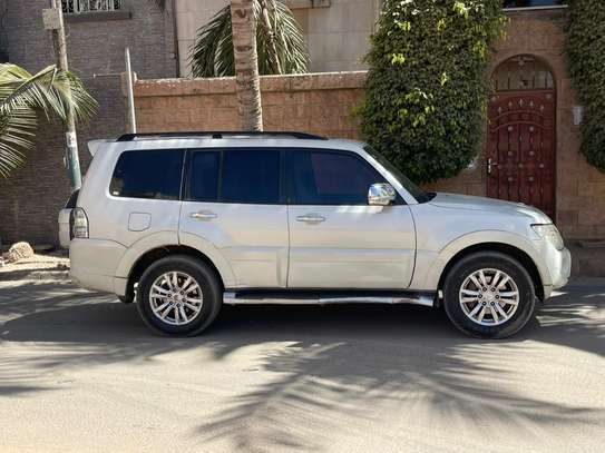 MITSUBISHI PAJERO GLS 2014 image 6