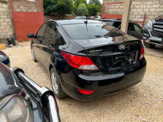 Hyundai Accent image 7