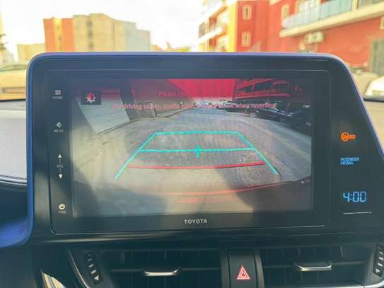 TOYOTA C-HR 2019 image 14