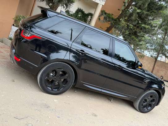 Range Rover sport image 8