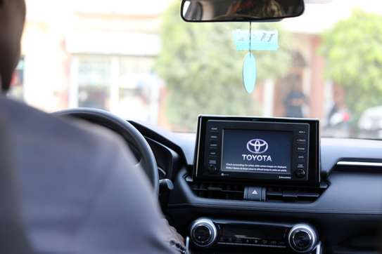 Toyota Rav4 2021 image 2