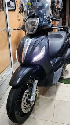 A vendre Piaggio Beverly Led 300 image 5