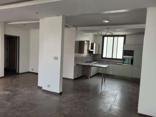 Trois chambres à louer par mois image 4