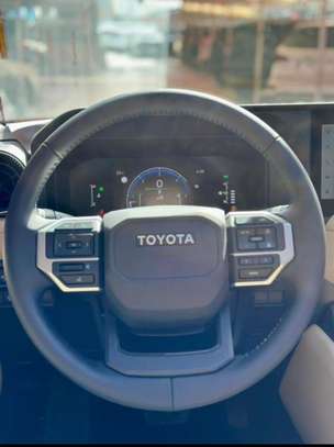 Toyota Prado 2025 image 4