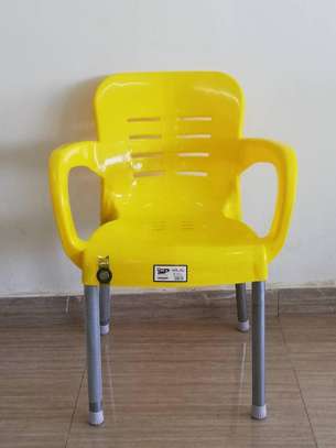 Chaise en plastique image 6