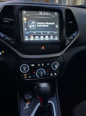 JEEP CHEROKEE image 10
