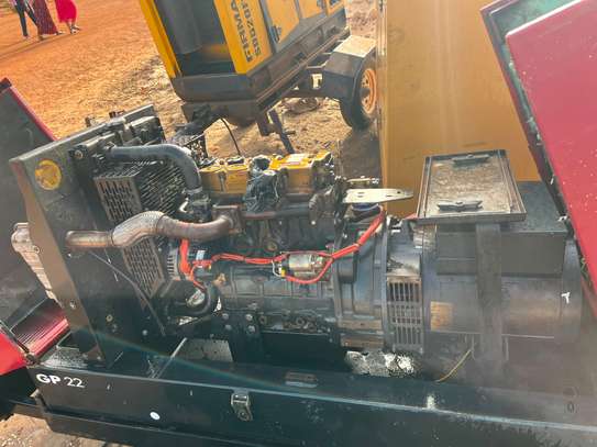 Groupe électrogène 22kva Perkins image 3