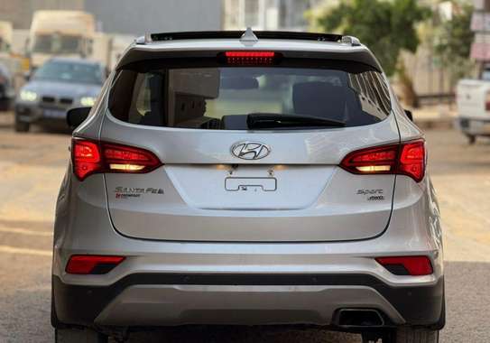 Hyundai Santafe 2017 image 5